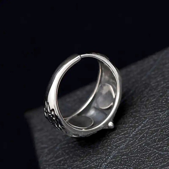 Evil blue eyed owl🦉💍 adjustable ring - Picture 8 of 11